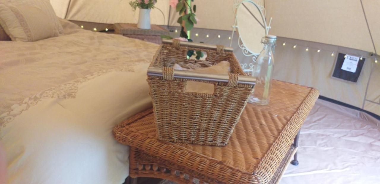 The Homestead West Parley エクステリア 写真