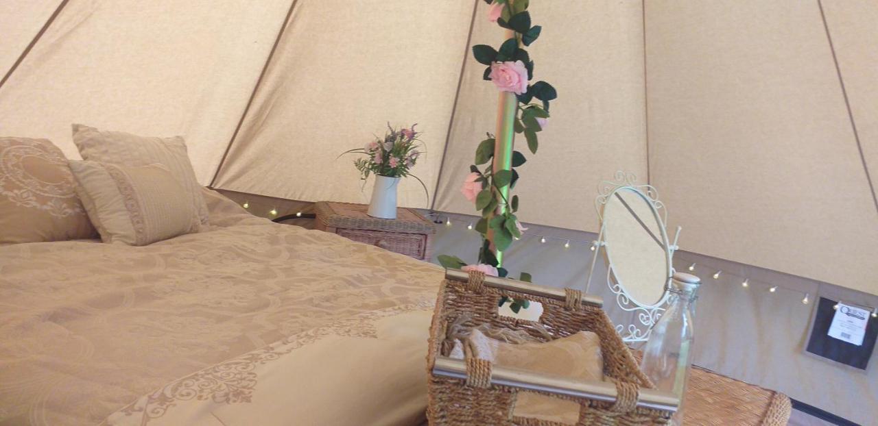 The Homestead West Parley エクステリア 写真